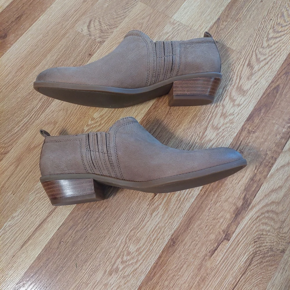 Franco Sarto Leather Ankle Bootie Size 6.5